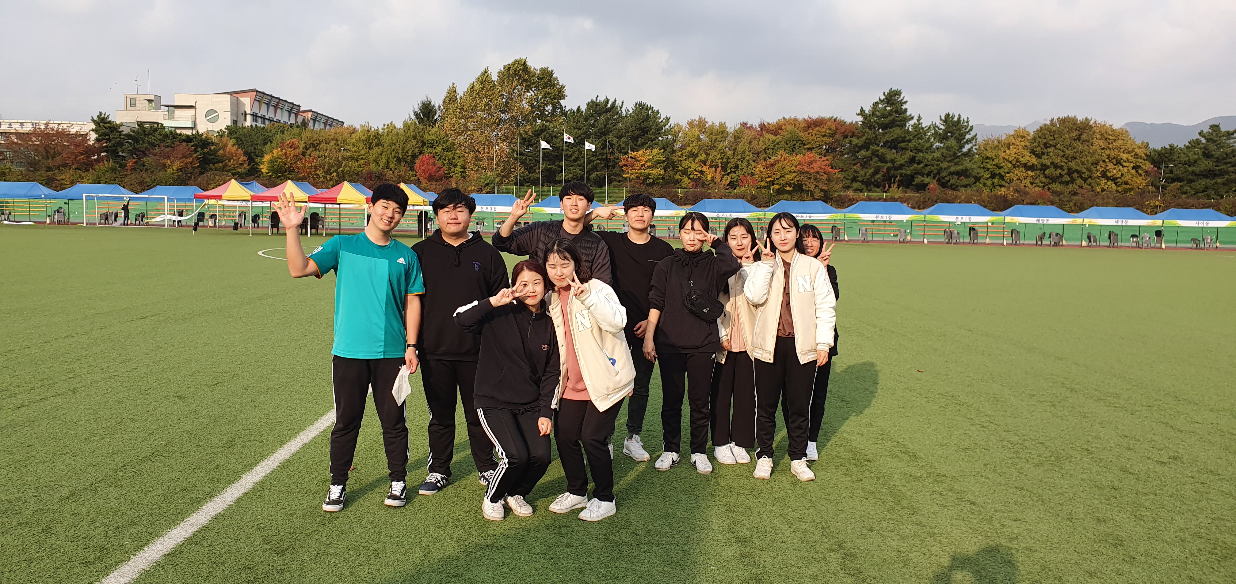 안산대학교 간호학과, 제6회 상록구 경로당 한마음 체육대회 자원봉사 기념 단체 촬영
