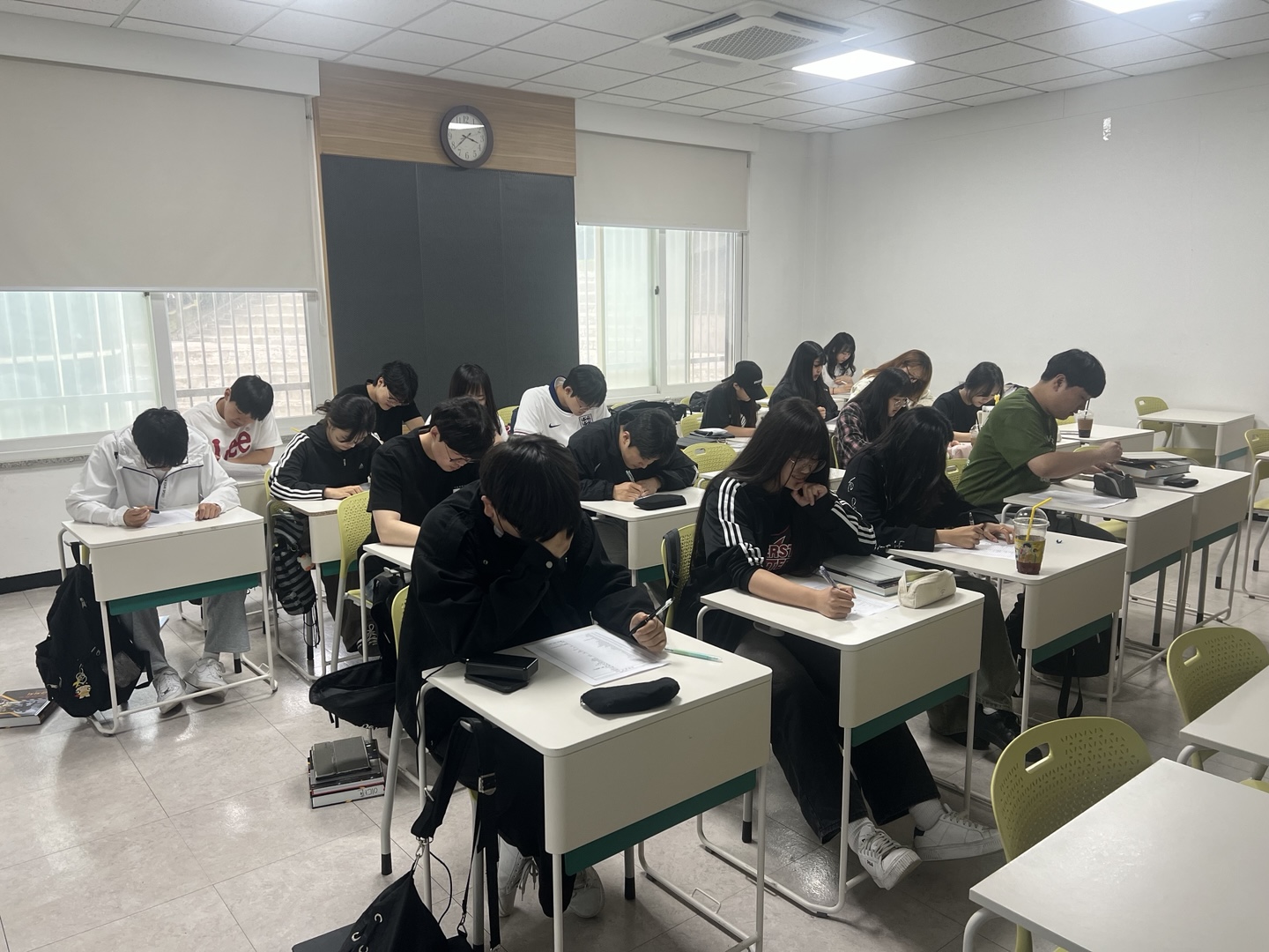 KakaoTalk_20250618_083354900_08.jpg