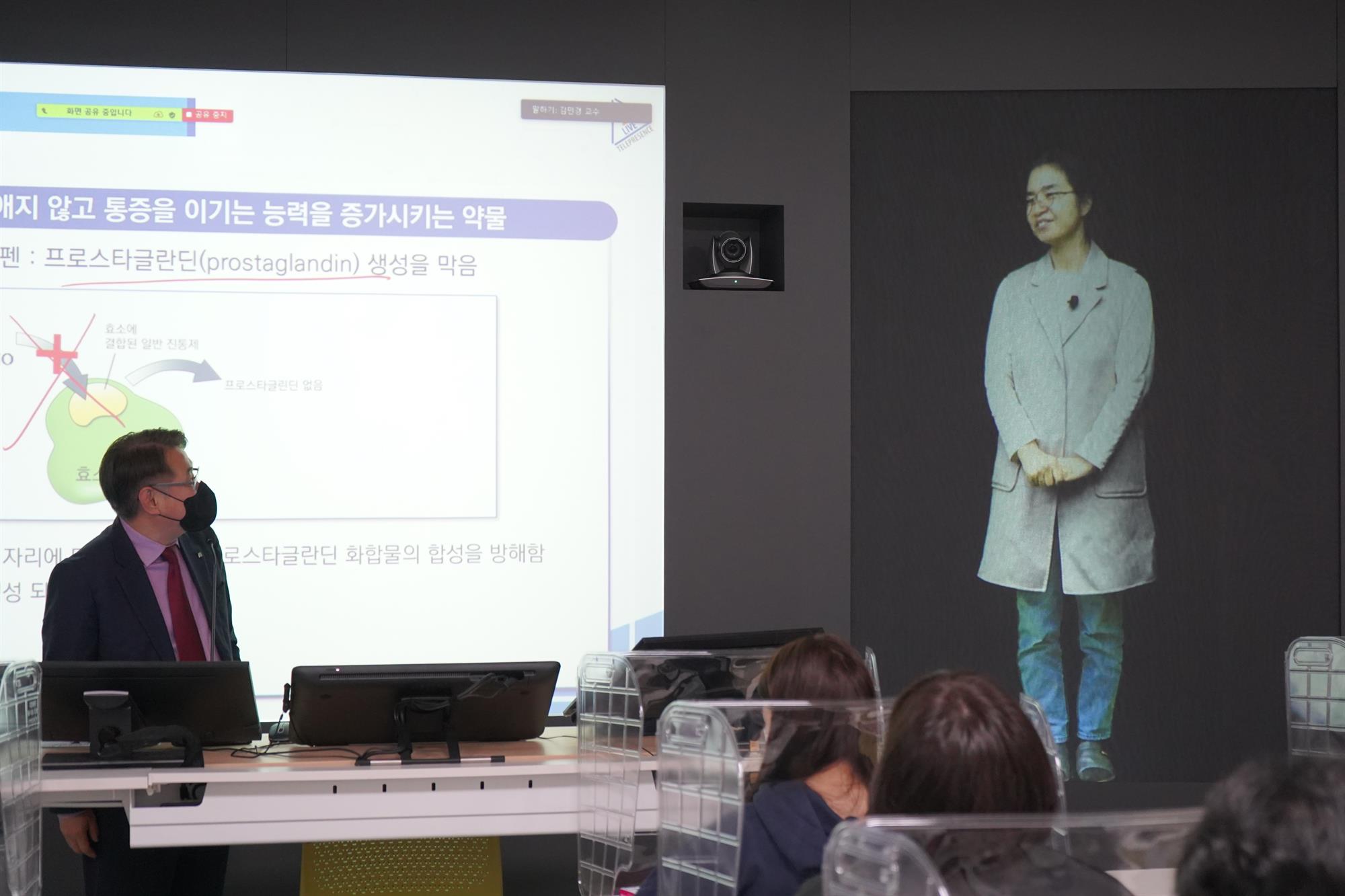 103_211119_안산대학교 안규철 총장,수도권 대학원격교육지원센터 ‘HY-LIVE 수업’ 참관.JPG