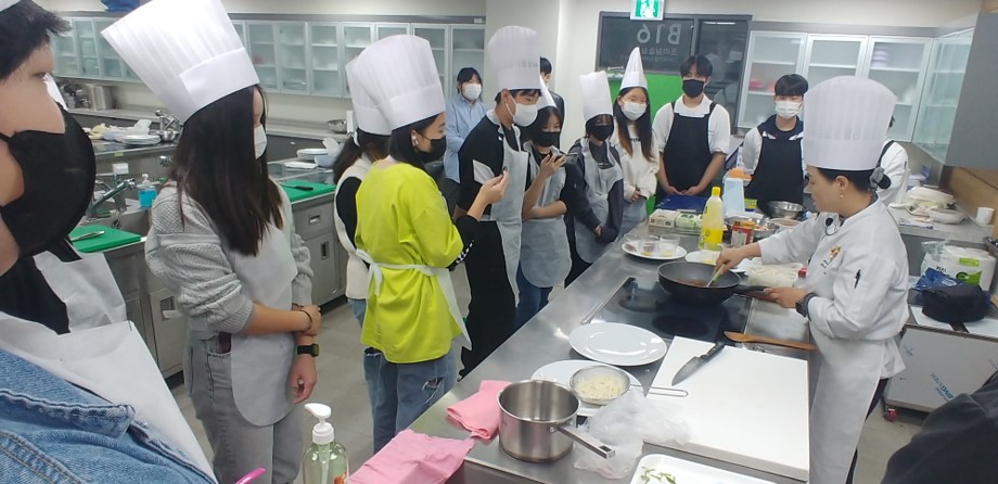154_221122_안산대학교, 이주배경청소년 사진 (1).jpg