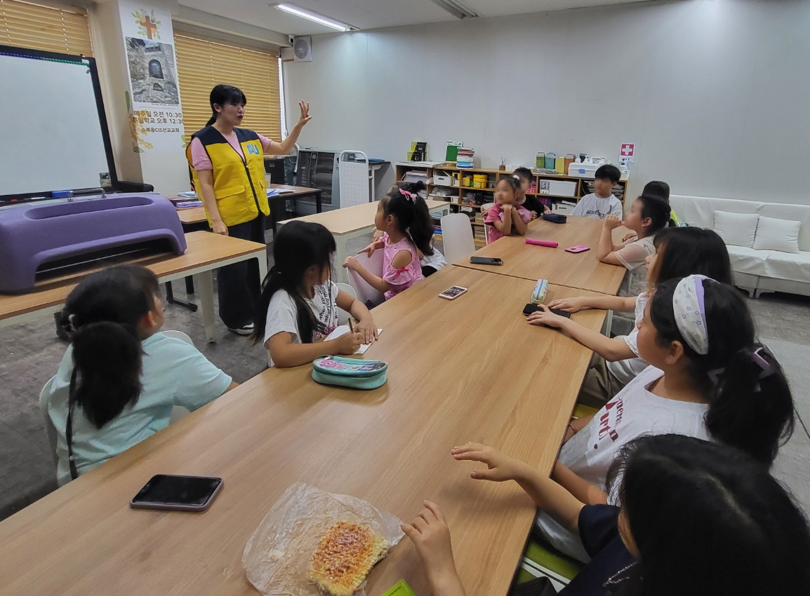 103_230710_안산대학교 간호학과 다문화웰니스동아리 이주배경아동 대상 ‘손 씻기’ 교육.jpg