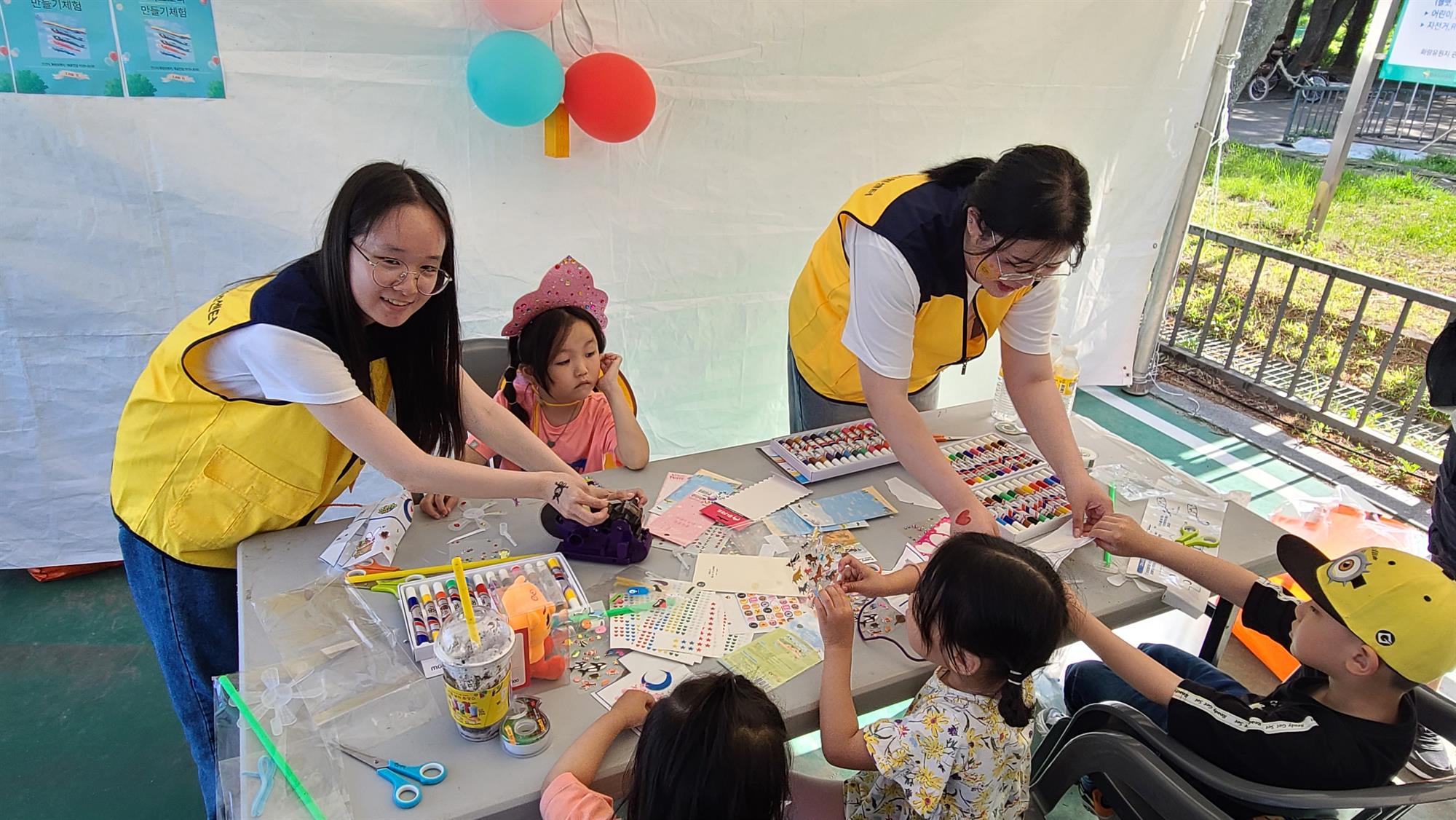 090_240522_안산대학교 사회복지학과 학생, 세계인의 어울림한마당 축제에서 봉사활동 펼쳐.jpg