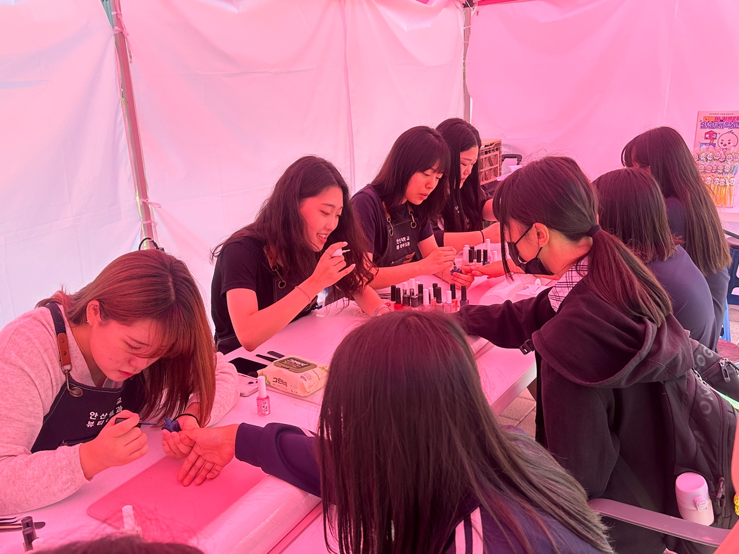 099_240530_안산대학교 뷰티아트과 ‘부천 2024 진로캠퍼스’ 네일부스 참여.jpg