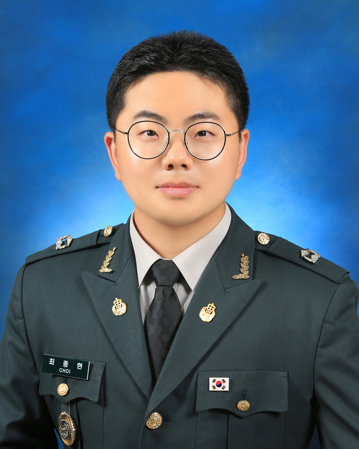 148_240626_안산대학교 간호학과 졸업생 최종현 소위 ‘국군의무학교 수석 수료 및 국군의무사령관상’ 수여.jpg