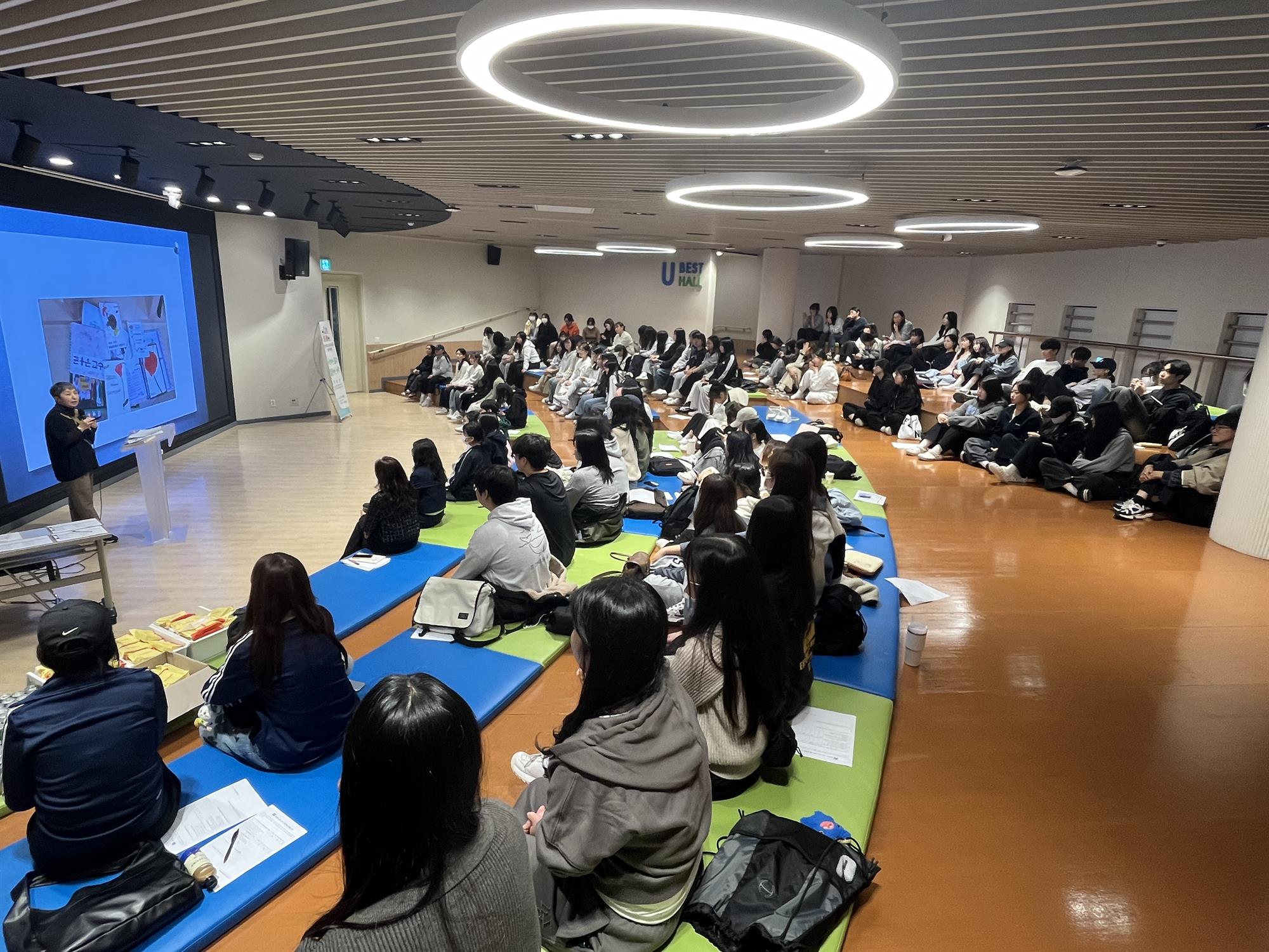 300_241105_안산대학교 유아교육과, 인문학 특강 ‘사랑하는 힘과 질문하는 능력’ 성료.jpg