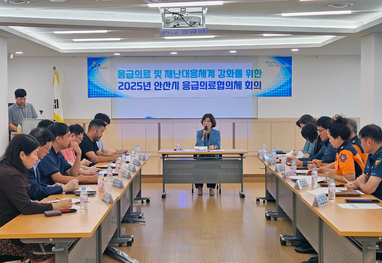 361_250930_안산대학교 재난안전교육센터장 기은영 교수 안산시 응급의료협의회 위원 위촉 및 추석 연휴 응급진료 대책 논의.png