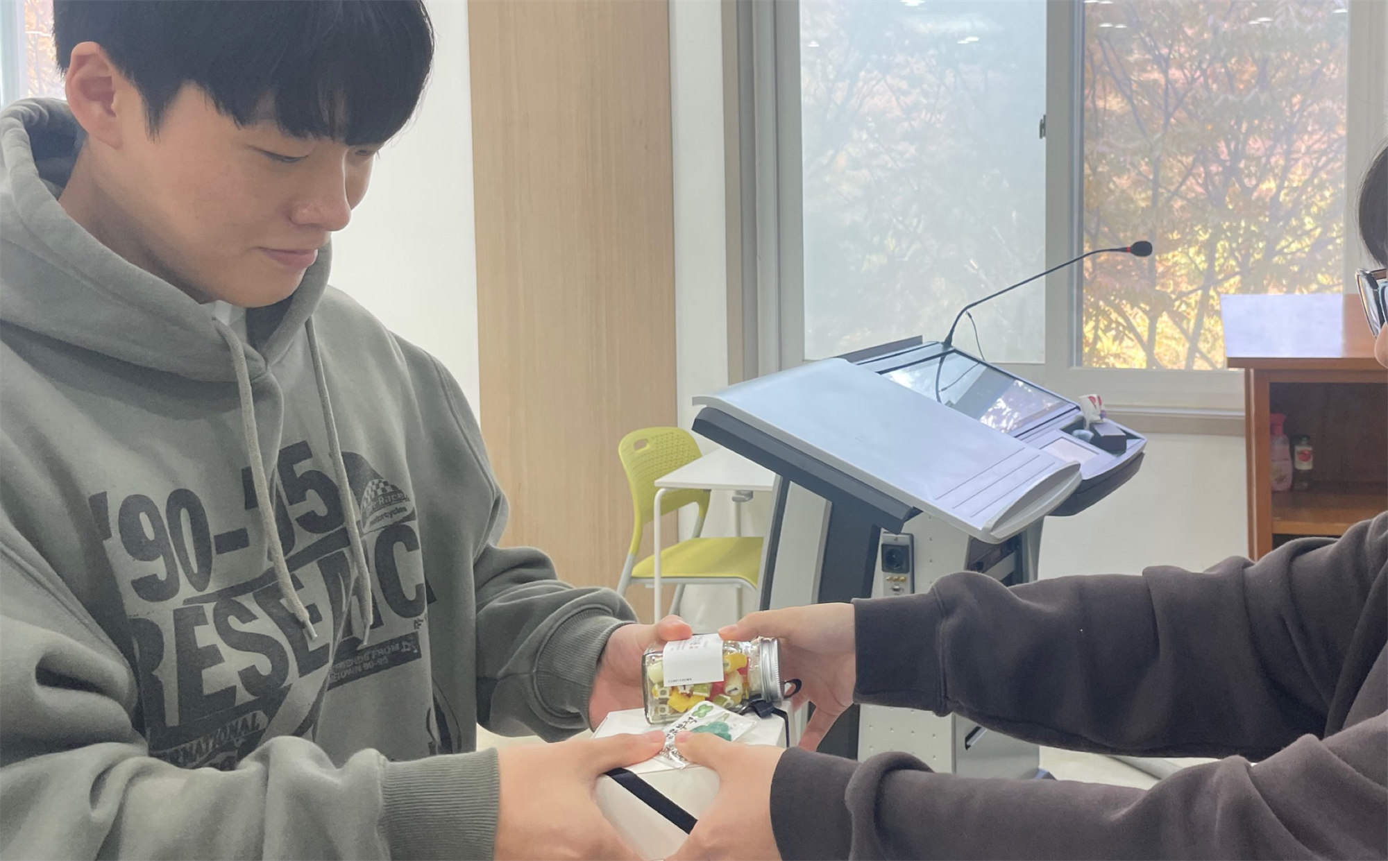 433_251103_안산대학교 식품영양학과 영양사 국가고시 D-50 맞이 응원 행사 진행1.png