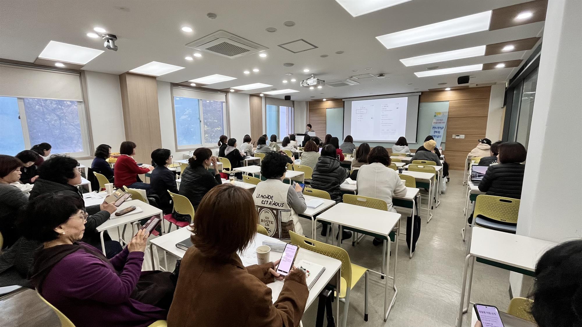 438_251105_안산대학교 글로컬사회복지학과 전안나 작가 초청 ‘AI 사회복지 글쓰기’ 특강 개최.jpg