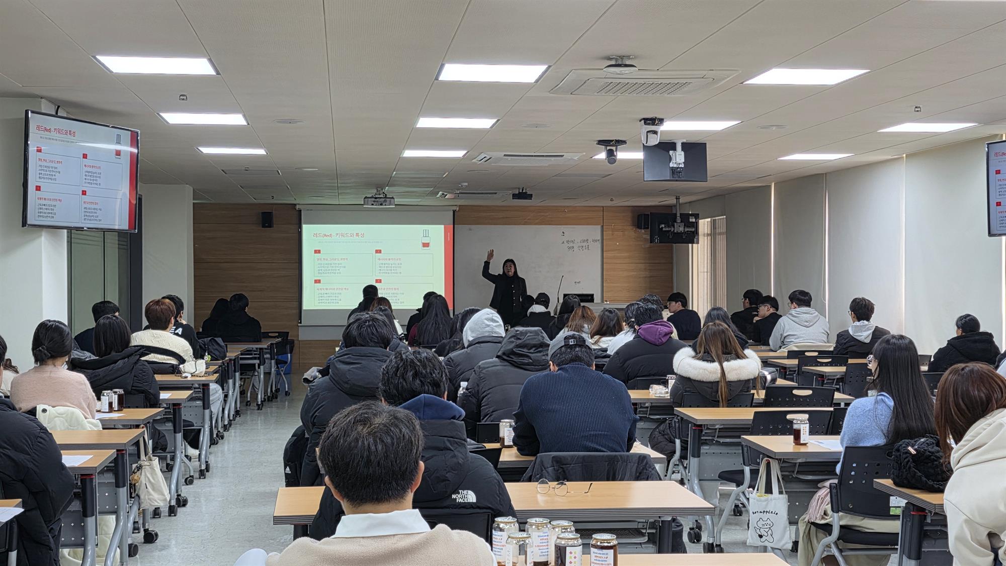 563_251219_안산대학교 사회복지학과 컬러 공명 기반 아로마 체험 교육 실시.jpg